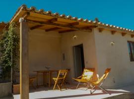 La Casa del Miele di Borgo Carbone, hotel near Locri Epizephyrii Archaeological Museum, Locri