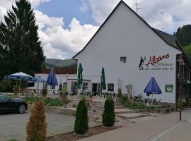 Hotel Restaurant Albans Sonne, hotel econômico em Bad Rippoldsau