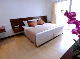 Ploenchit Mansion