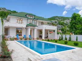 Villa Ramonte: Cetinje, Lovcen Milli Parkı yakınında bir otel
