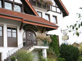 Landgasthof Rhönsicht, hotel v destinaci Heubach
