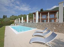 Villa Albachiara, Private Luxury villa with private pool and lake view, hotel de lujo en Gardone Riviera