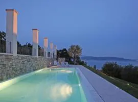 Villa Albachiara, Private Luxury villa with private pool and lake view