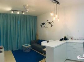 Santorini by J&G Vacation Homes, apartment in Skudai