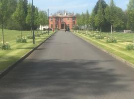 Woodland House Hotel、ダンフリーズのホテル