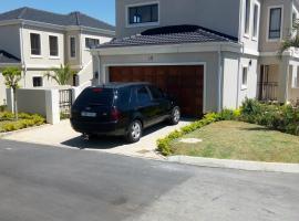 Cluster 59 Issa, holiday home in Midrand