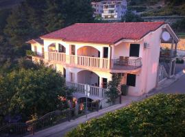 Apartments Anamarija: Makarska şehrinde bir otel