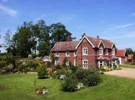 Earsham Park Farm, hotel em Bungay