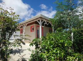 Grenadier, Cottage in La Trinité