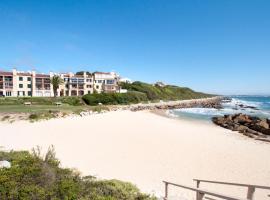 Port Main Royal Ocean's Edge, holiday home in St Francis Bay