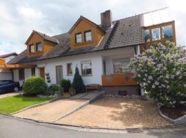 Ferienwohnung Fraenkisches Paradies, budgethotell i Litzendorf