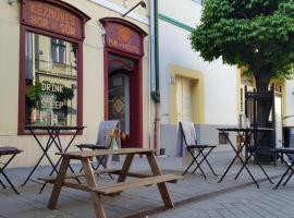 Lima Hostel Győr, hotel di Győr