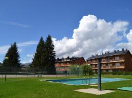 Amplio apartamento con piscina en Llívia، مكان عطلات للإيجار في ييفيا