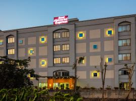 Hotel Ashray Inn Express, hotel Sardar Vallabhbhai Patel nemzetközi repülőtér - AMD környékén 