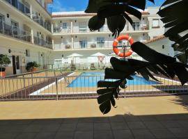 Hotel Apartamentos Loto Conil, hotelli kohteessa Conil de la Frontera