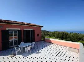Villetta Olivia Casa in collina vista mare