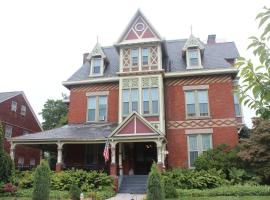 Spencer House Bed & Breakfast, hotel din Erie