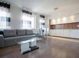 NotaBene Wola Apartment