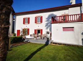 Chalbonia, bed & breakfast i Louhossoa