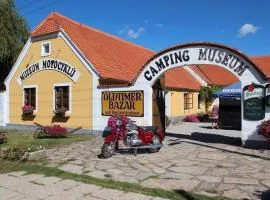 Muzeum Lesná:Penzion a camping