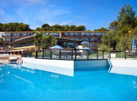 Aparthotel Comtat Sant Jordi, serviced apartment in Platja  d'Aro