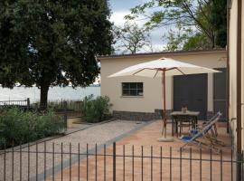 Waterfront Studio, Hotel in Monte del Lago