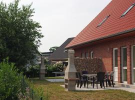 Chic Holiday Home in Zierow with Garden, villa in Zierow