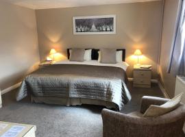 Newent Golf Club and Lodges, B&B in Newent