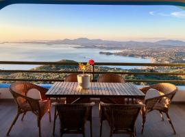 House Teigan of Villa Intaba Breath Taking Sea Views Corfiot Riviera Corfu Island Greece with Pool close to Ipsos Beach, hótel í bænum Korfú