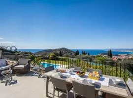 Vinaigrier Hills VI3086 by Riviera Holiday Homes