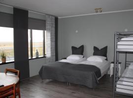 South Iceland Guesthouse، بيت ضيافة في Steinar