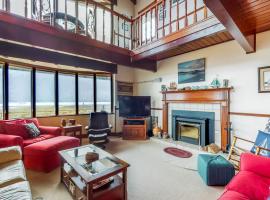 Expansive Views Family Oceanfront Beach Home, Hotel am Strand in Westport