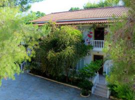 Pavlos studios, hótel í Laganas