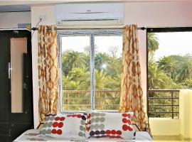 Pretty Garden View Apartment 3BHK Furnished Flat near Kashi Vishwanath Temple, accessible hotel in Varanasi