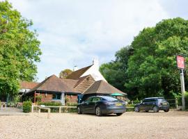 Cromwell Arms Country Pub with Rooms, hotel in Romsey