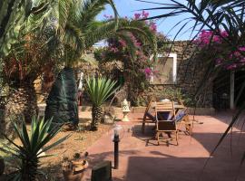 Bouganville- Le casette di Marilena, hotel met hottubs in Pantelleria