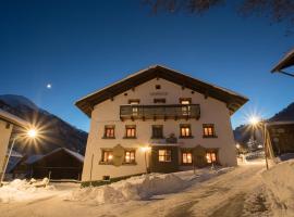 Pension der Steinbock - das 300 Jahre alte Bauernhaus - TIROL, Golfhotel in Sankt Anton am Arlberg