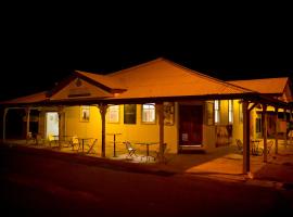 Club Boutique Hotel Cunnamulla, отель в Куннамулле