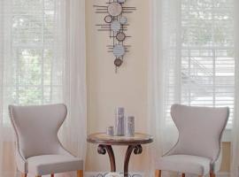 Beautiful 3Bed Townhome in Historic Downtown Savannah, hotel a Savannah