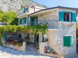Holiday house Layla in Tucepi, sea view: Tučepi şehrinde bir otel