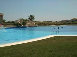 Espectacular Chalet Adosado de lujo "Bienvenido al Paraíso", dovolenkový dom v destinácii Sant Jordi