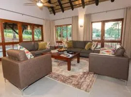 Kruger Park Lodge Unit No 611 with private splash Pool