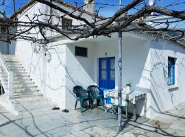 The Grandfather's Room, country house in Himare