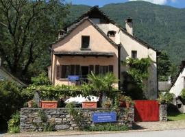 Palazzo Eglin - safe landscape, holiday rental in Maggia