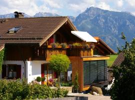 Haus Bergblick, hotel with parking in Rieden am Forggensee