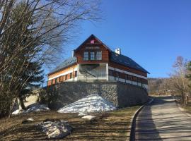 Apartmán "U nás doma" v chatě ALFA Černý Důl, hotel cerca de Skalka, Černý Důl