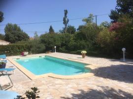 Studio indépendant calme pas loin du centre, hotel poblíž významného místa Golfové hřiště Nimes Vacquerolles, Nîmes