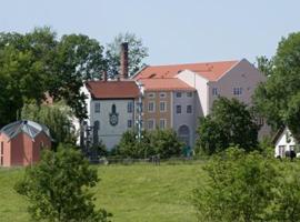 Gutshotel Odelzhausen, hotel dengan parking di Odelzhausen