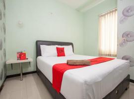 RedDoorz @ Raya Tidar, hotel with parking in Malang