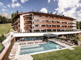 Josef Mountain Resort: Avelengo şehrinde bir otel